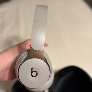 Beats Solo Pro Wireless Noise Cancelling On-Ear Headphones - Grey